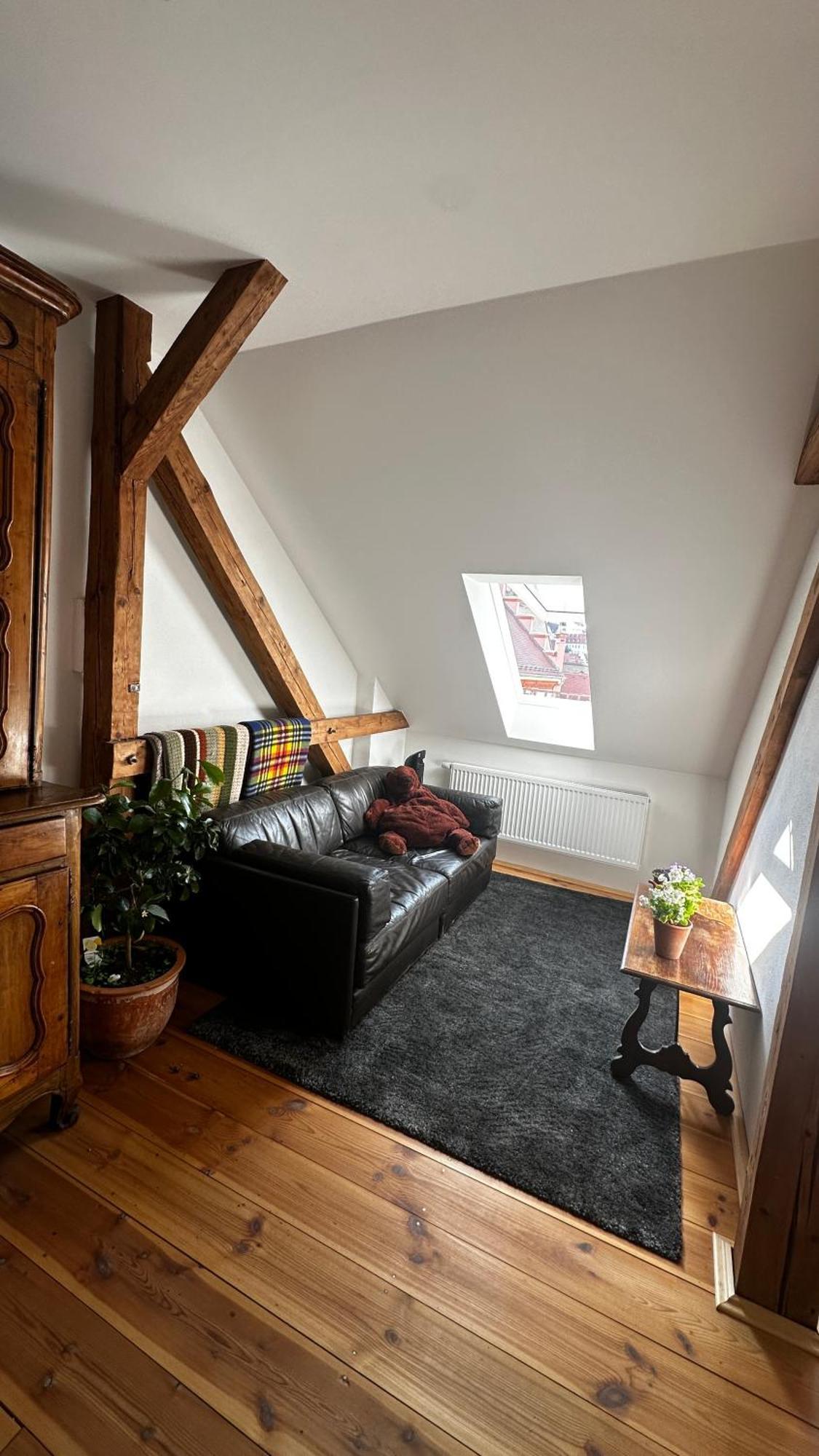 Apartment Ruhige-moderne Mit Burgblick
