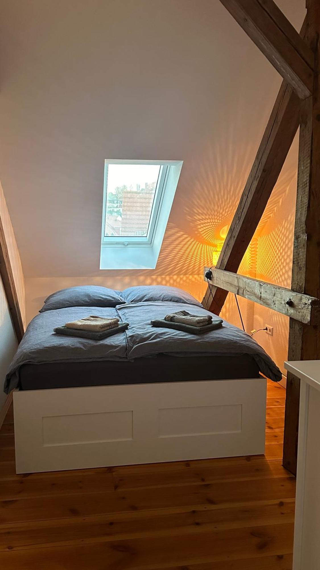 Ruhige-moderne Mit Burgblick *