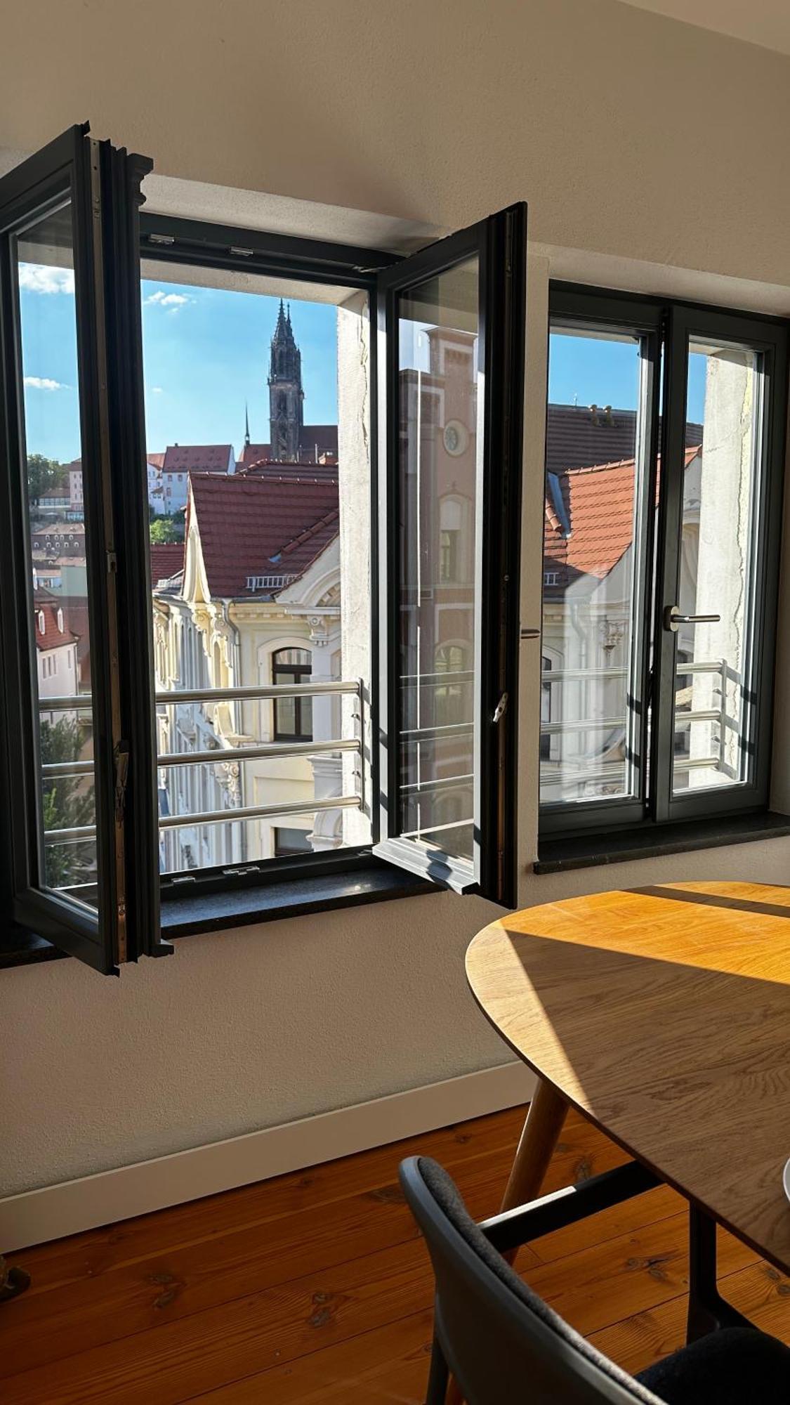 Ruhige-moderne Mit Burgblick Apartment *